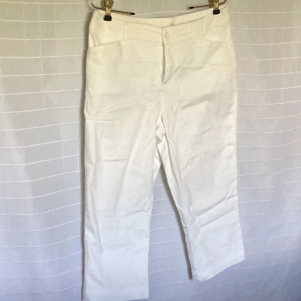 St. John’s Bay size 10 white capris